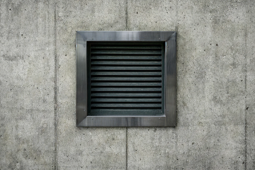 Численное моделирование устройства перекрытия вентиляционных каналов при действии ударной волны